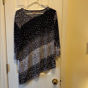 Chico's Black & White Asymmetric Spot-Print Tunic